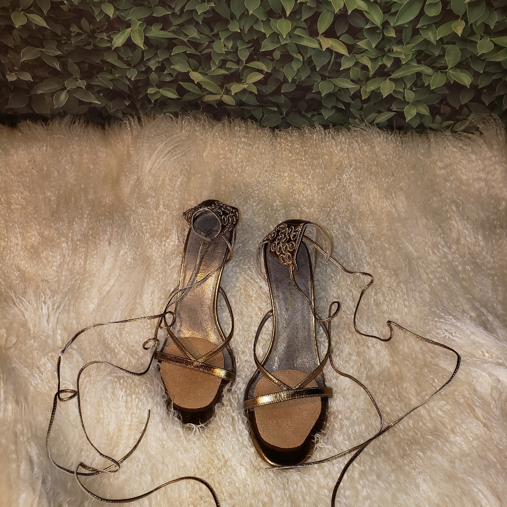 Ann Marino Matalic Gold lace up sandals size9 M